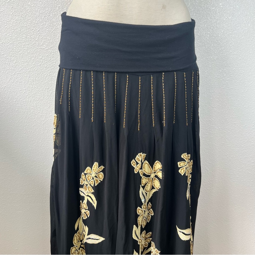 Elegant Black And Gold Floral Skirt View 2